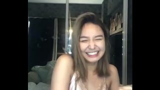 Sachzna laparan nipple slip viral video