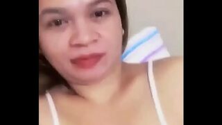 Pinay filipina milf flashing her awesome boobs and nipples on fb video call